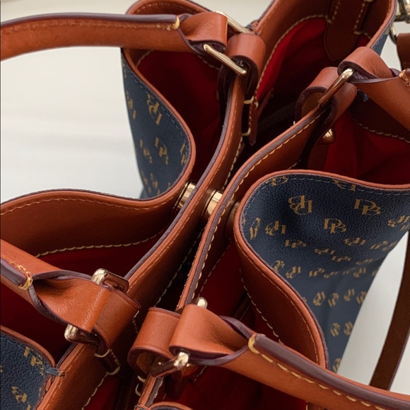 NWT Dooney & Bourke Navy Lg Brenna Bag 2pc Set - Picture 6 of 14